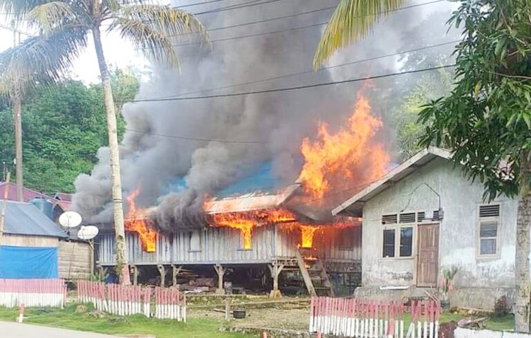 Rumah di Buton Ludes Dilalap Si Jago Merah