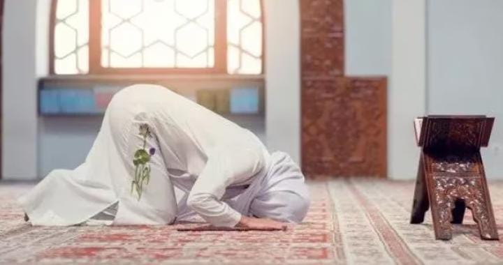 Terpukau dengan Sholat, Wanita Ini Putuskan Mualaf