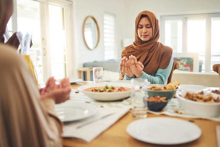 4 Hikmah di Balik Makan Sahur yang Perlu Diketahui