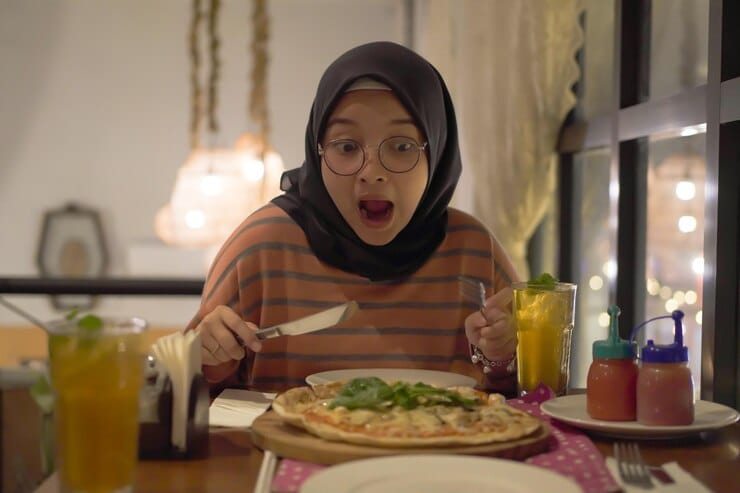 Awas, 5 Menu Makanan Sahur Ini Bikin Lemas saat Puasa Seharian