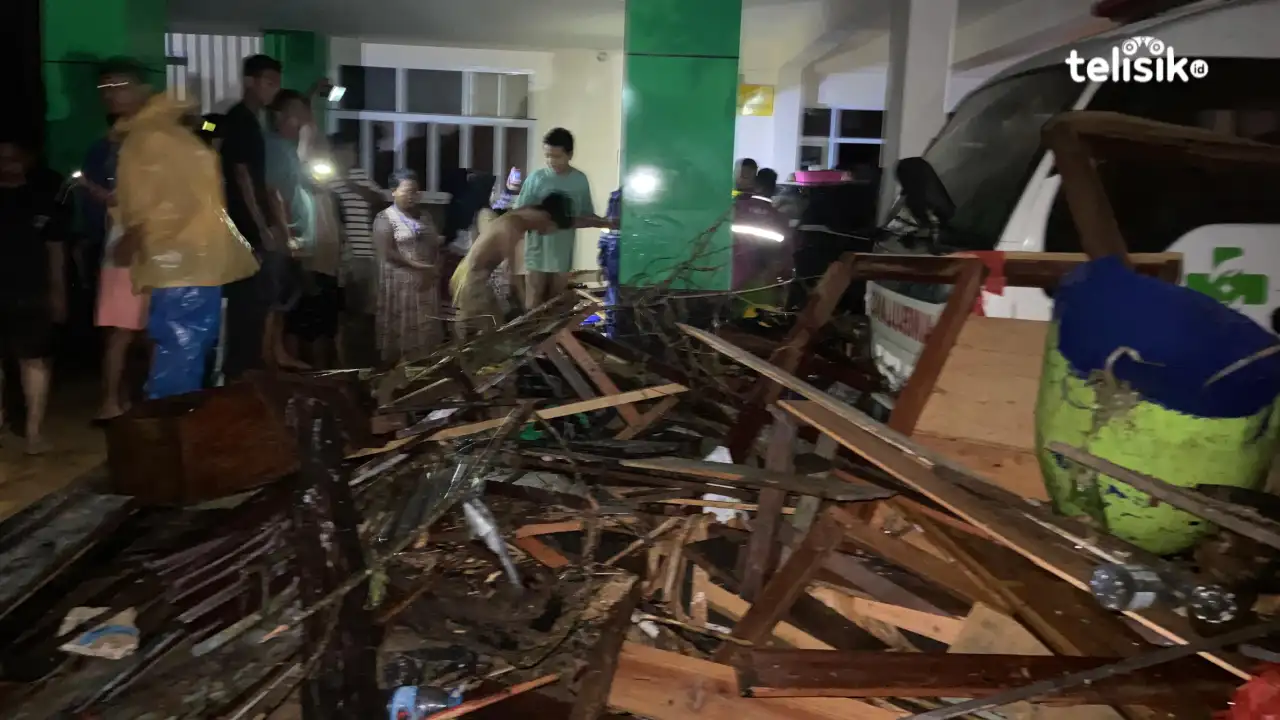 Puluhan Pasien Rumah Sakit Santa Anna Dievakuasi