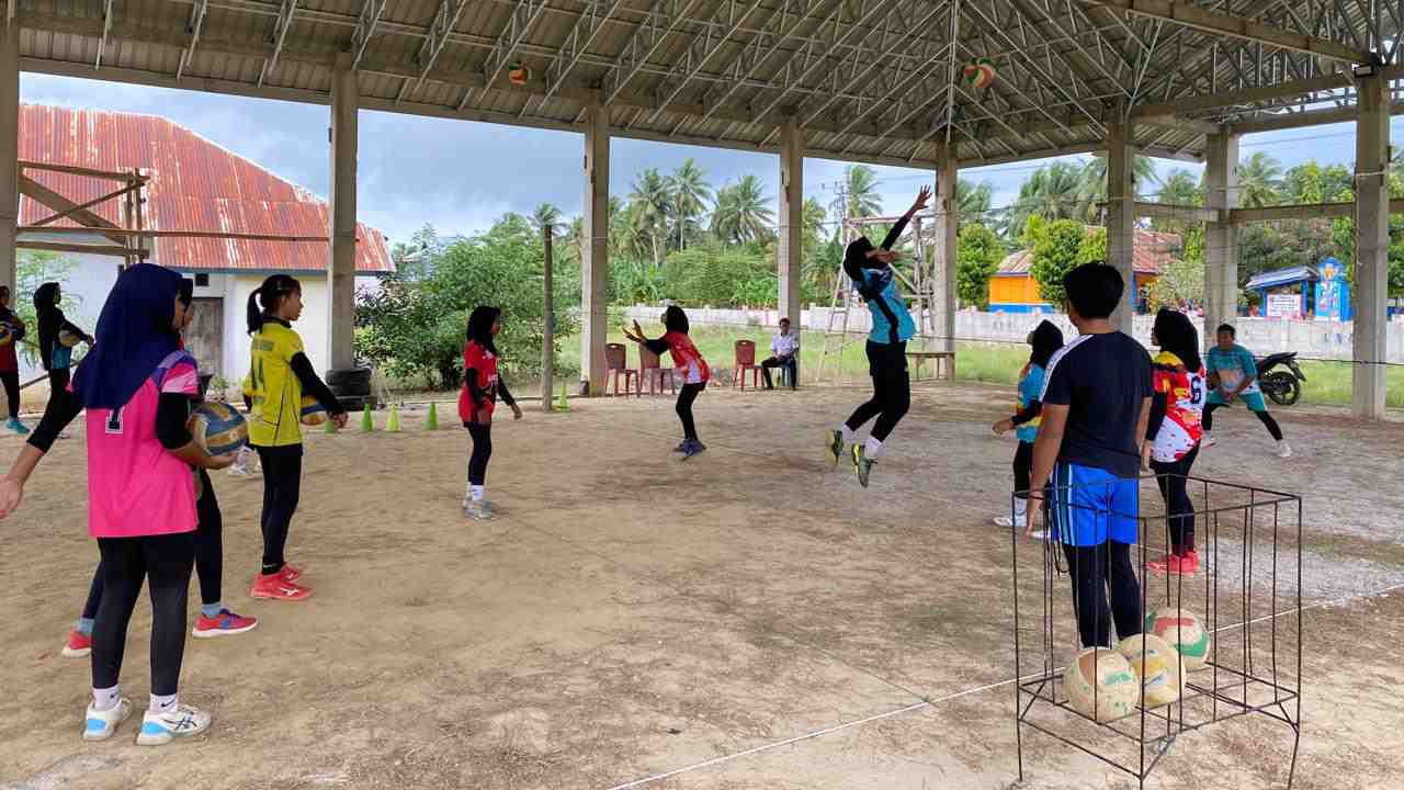 Tim Voli Putri Muna Barat Optimis Juara POPDA Sulawesi Tenggara 2024