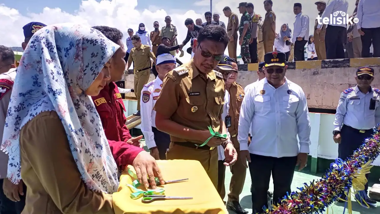 Kapal Perintis Penyebrangan Antar Pulau Perdana Hadir di Buton Selatan