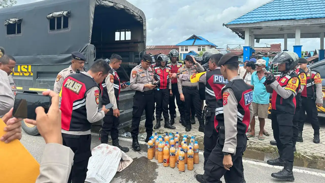 Seorang Wanita di Kendari Diamankan Dit Samapta Polda Sulawesi Tenggara Edarakan Miras Tradisional Jenis Ballo