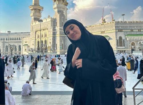 Clara Shinta Baca Kalimat Syahadat Usai Berdoa Kepada Tuhan Agama Sebelumnya