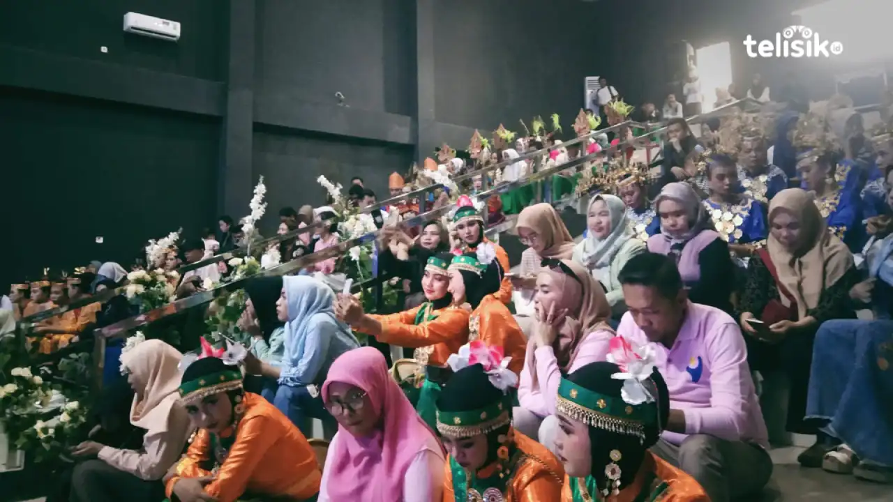 Tingginya Antusias Peserta dan Penonton Lomba Tari Lulo Kreasi Antar Pelajar SMA se-Sulawesi Tenggara