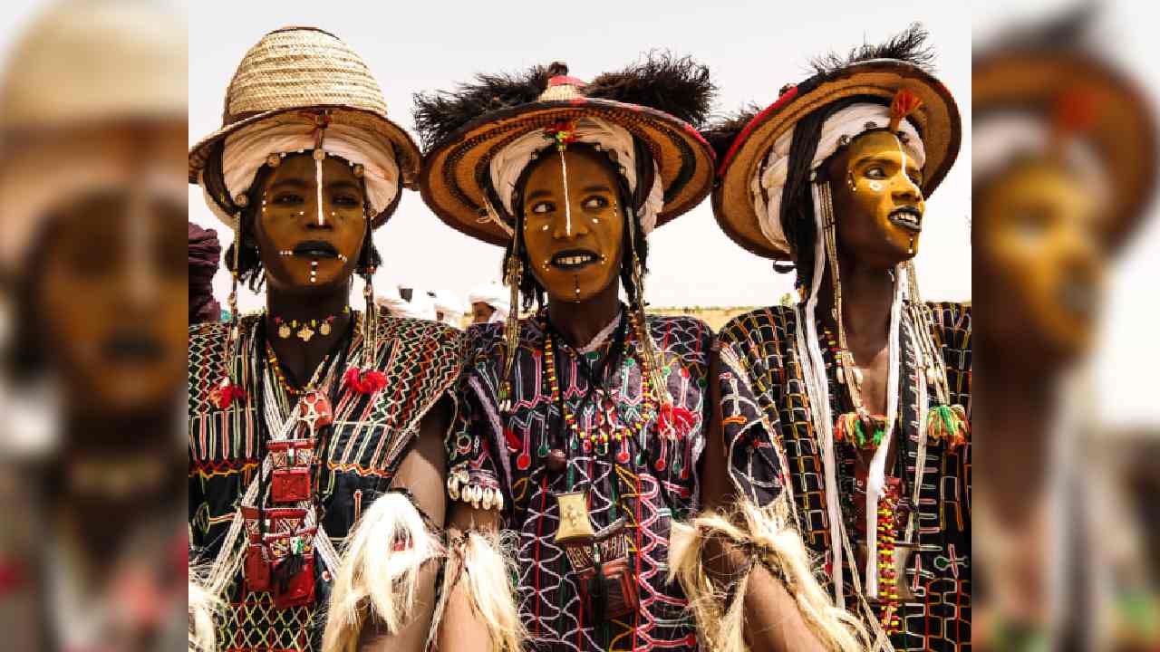 Tradisi Unik Suku Wodaabe: Adu Gigi Putih hingga Culik Istri Orang