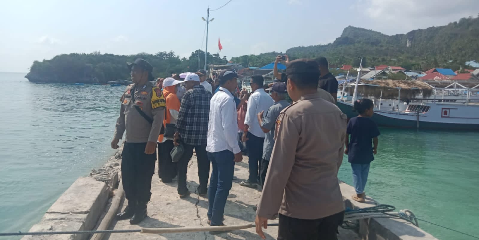 Blusukan dan Kampanye Door-to-Door Paslon Bupati Buton Selatan Dikawal Ketat