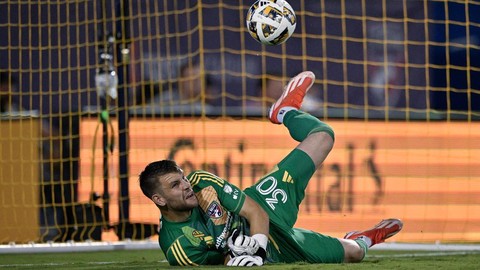 Kualifikasi Piala Dunia 2026: Maarten Paes Cedera Pergelangan Tangan Jelang Lawan Bahrain