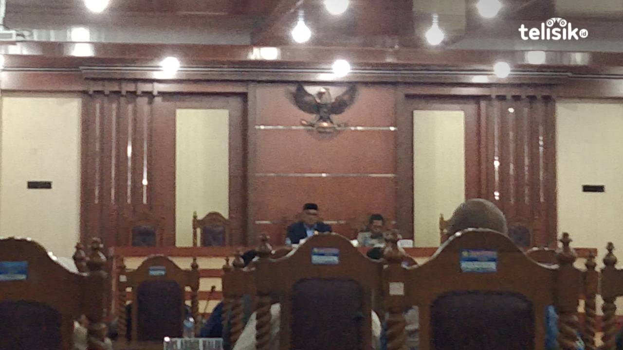 La Ode Tariala Ketua Definitif DPRD Sultra Didampingi Tiga Wakil dari Partai Berbeda