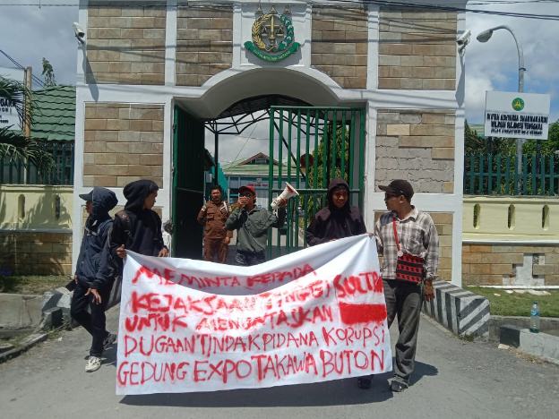 Aktivis Buton Desak Kejati Sultra Usus Dugaan Korupsi Proyek Gedung Expo Takawa yang Mangkrak