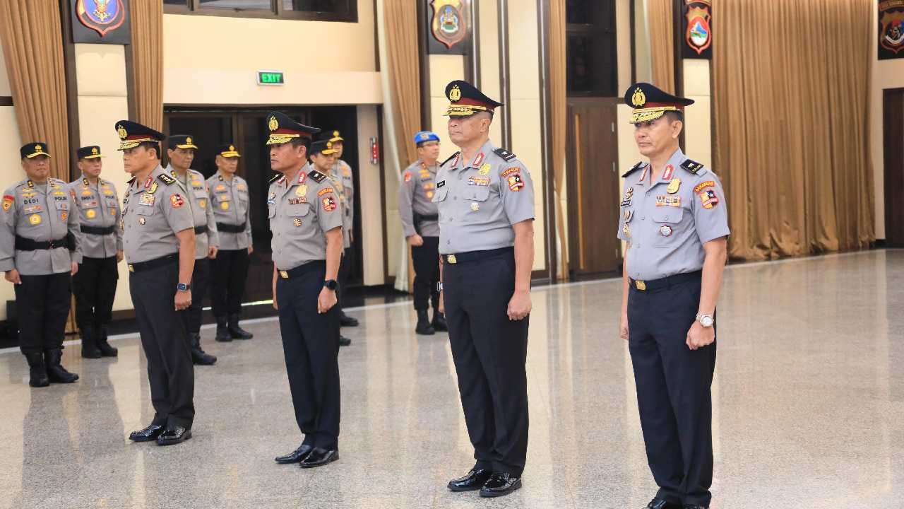 Jenderal Bintang Tiga Polri Ditugaskan ke DPR dan 3 Pamen Pecah Bintang