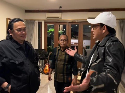 Kisruh Denny Sumargo dan Farhat Abbas Menjurus SARA, Ditantang Adu Jotos di Atas Ring