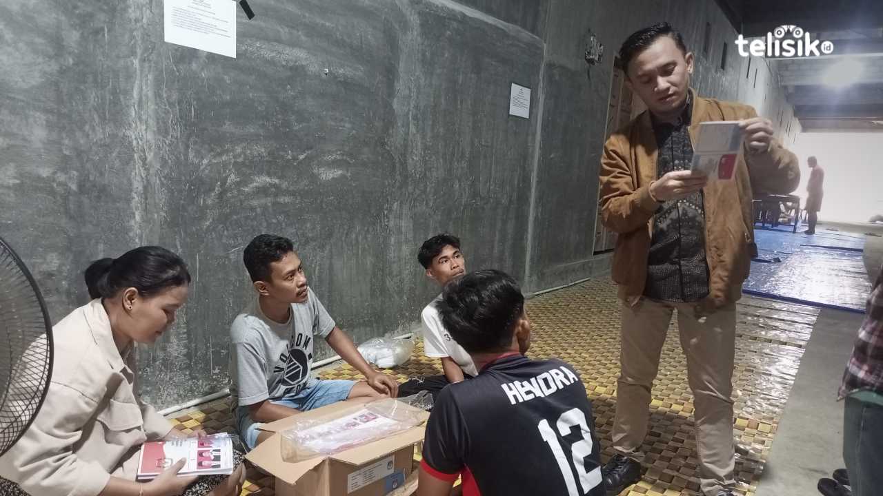 KPU Buton Selatan Targetkan Tiga Hari Sortir dan Lipat Surat Suara, Libatkan 50 Relawan