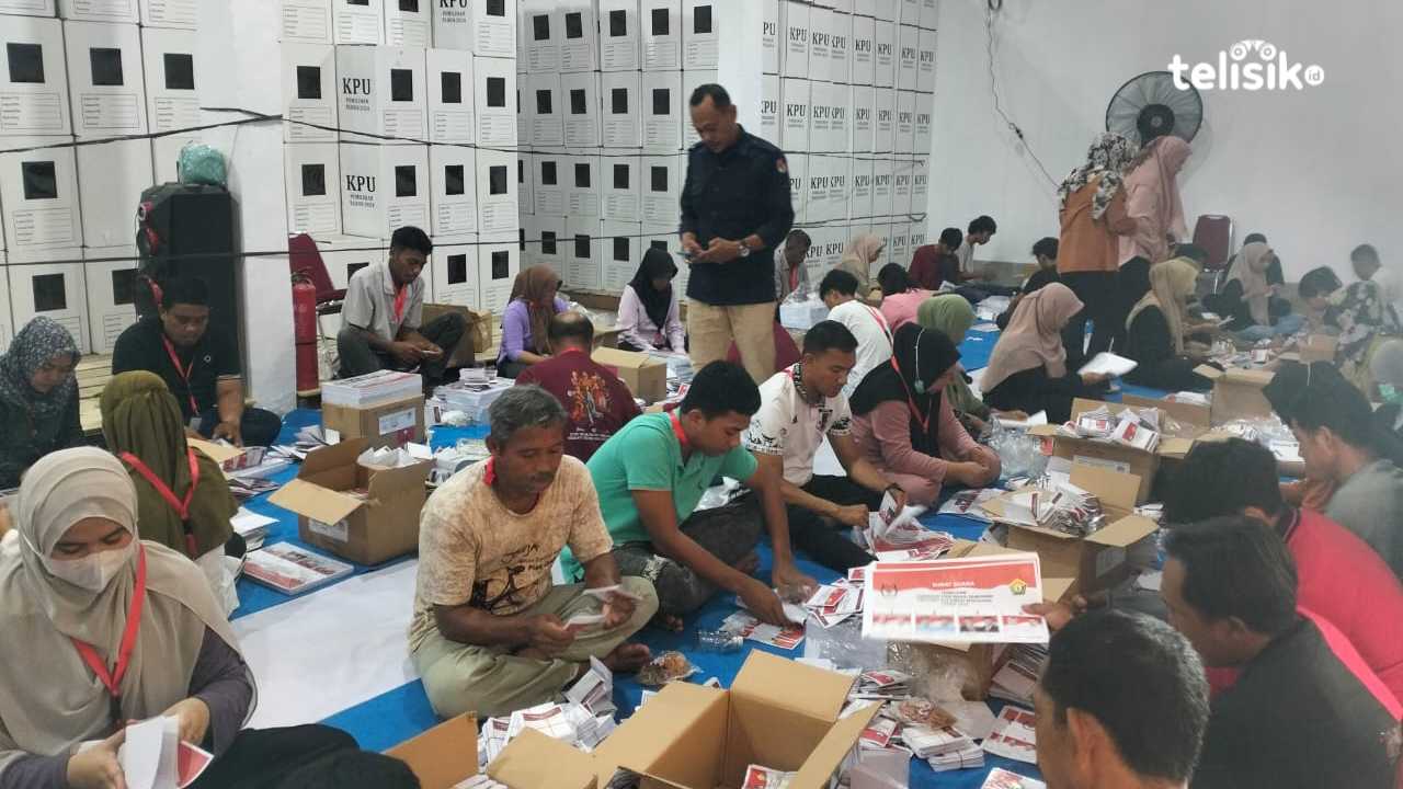 KPU Kabupaten Kolaka Mulai Sortir Surat Suara Pilkada 2024