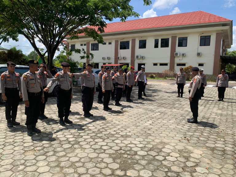 Personel Gabungan Polres Konawe Selatan Berperan Saat Sidang Putusan Supriyani di PN Andoolo