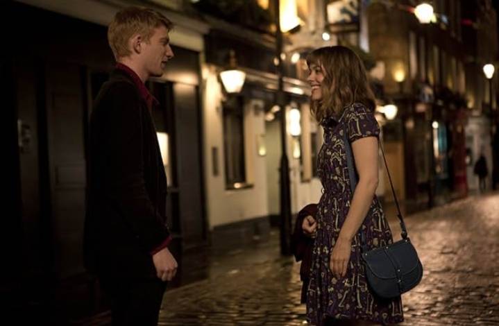 About Time (2013): Film Penuh Pesan Kehidupan untuk Malam Tahun Baru Bersama Keluarga