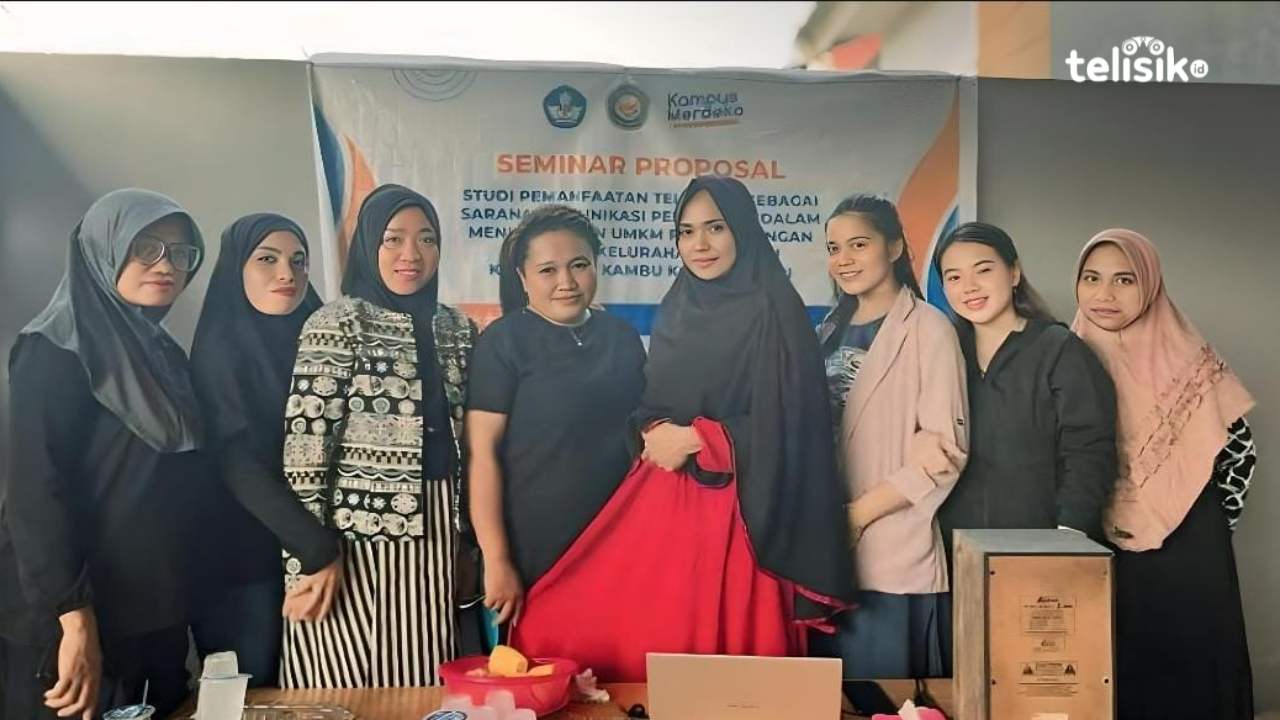 Ilmu Komunikasi Fisip UHO Latih Pelaku UMKM Manfaatkan Telegram Pasarkan Produk