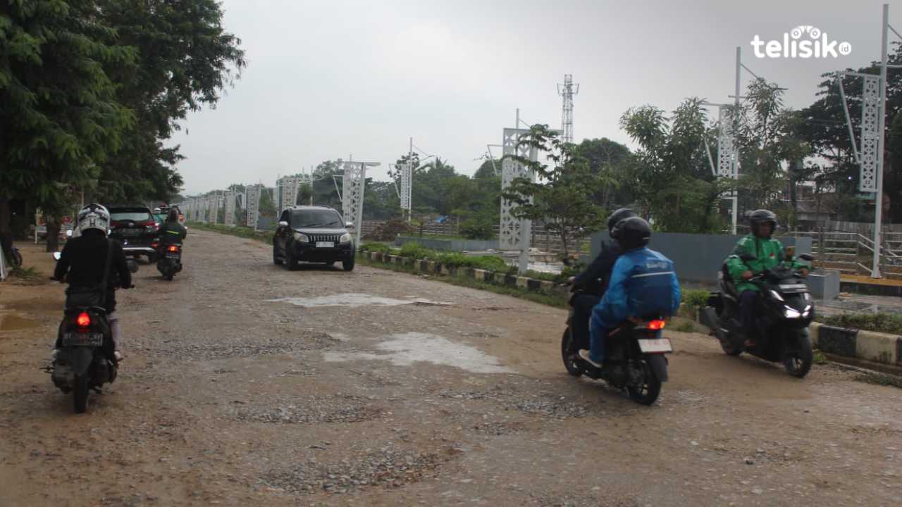 Jalan Antero Hamrah Kendari Rusak Parah dan Butuh Perhatian Pemkot