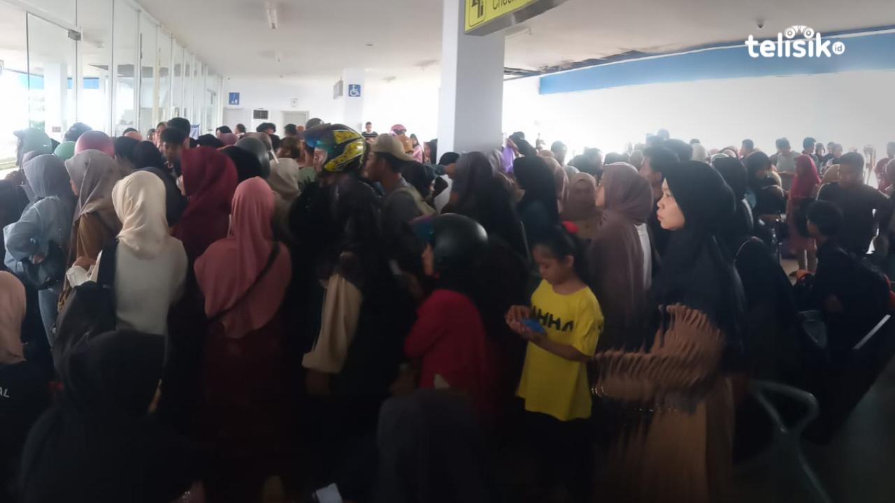 Peserta Tes PPPK 2024 Padati Pelabuhan Panggulubelo Wakatobi