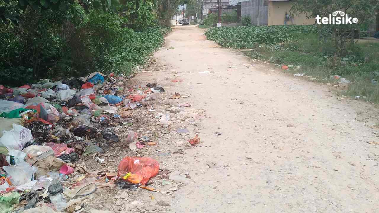 Warga Kendari Keluhkan Jalan Rusak di Kos Goro Baruga
