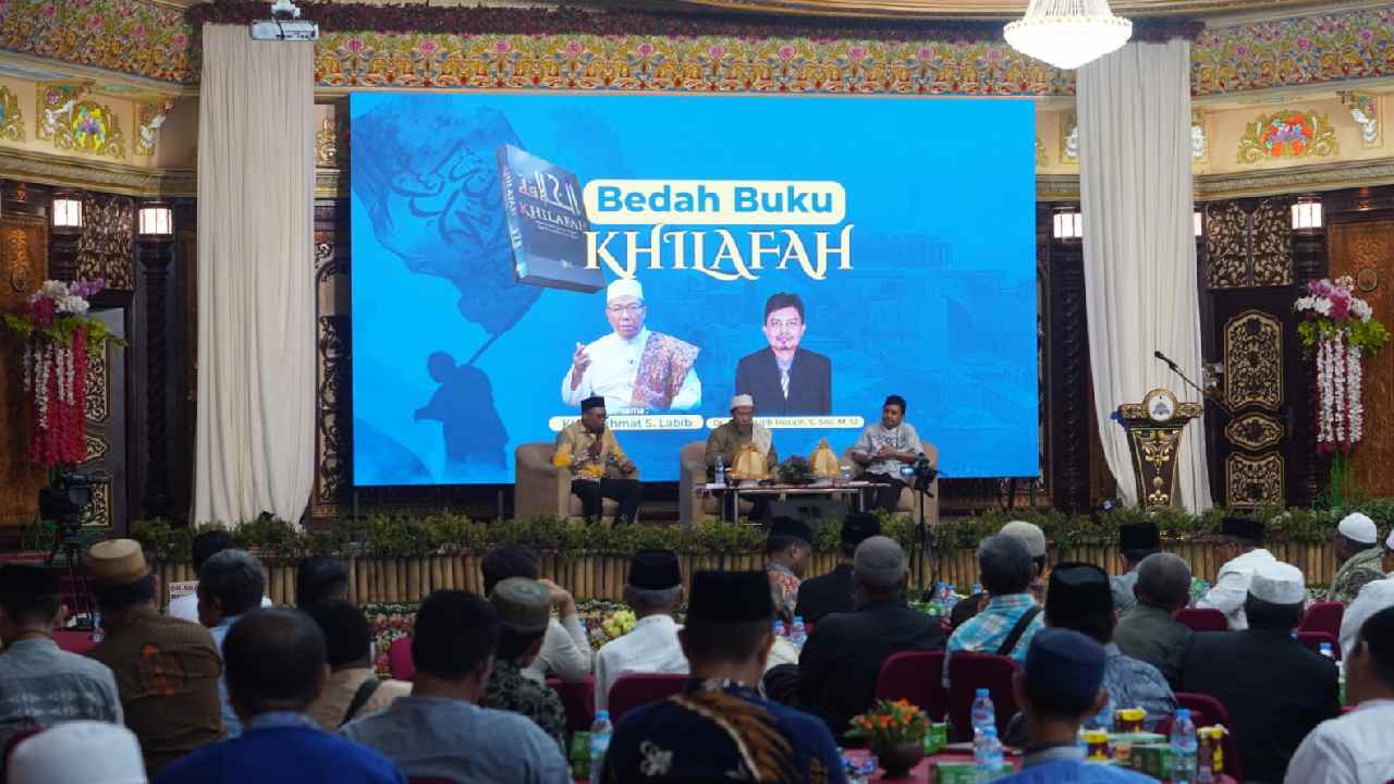 Bedah Buku Khilafah di Kendari, KH Rokhmat: Sebagai Jawaban Keraguan Sistem Pemerintahan Islam