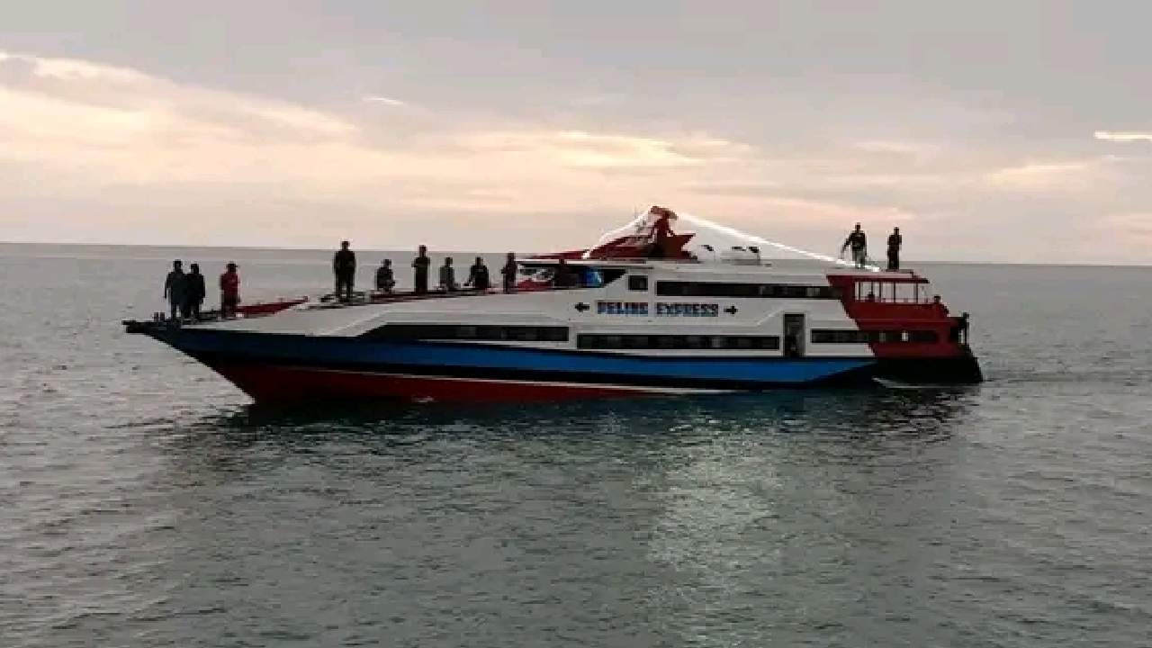 KM Peling Express Rute Kaledupa-Wanci Mulai Beroperasi