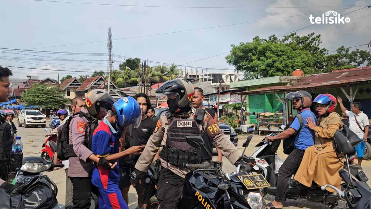 Tawuran Pelajar Dua SMK Kendari, Satu Bersembunyi di Warung dan Sempat Dipukul  