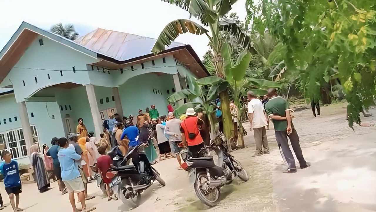Masyarakat Adat Sempat Bersitegang, Pemkab Buton Hentikan Sementara Program PTSL di Desa Wabula Satu