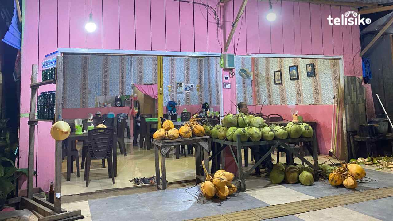 Aji Mumpung Ramadan Naikkan Harga, Pembeli Kelapa Muda di Kotamaru Baubau Sepi
