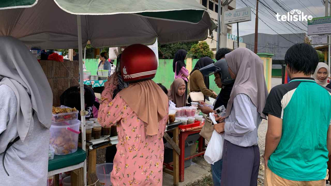 Dua Menu Takjil Ini Jadi Rebutan Warga Kota Kendari