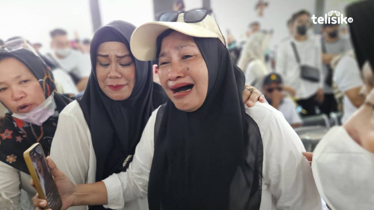 Isak Tangis Raslina, 19 Tahun Mengabdi di Satpol PP Sultra Malah Pengangkatan PPPK Ditunda