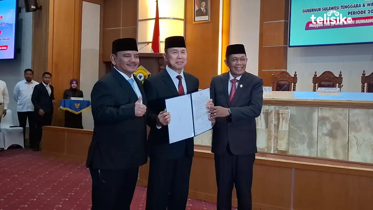 Sertijab Pj Gubernur Sulawesi Tenggara kepada Gubernur dan Wakil Gubernur Periode 2025-2030