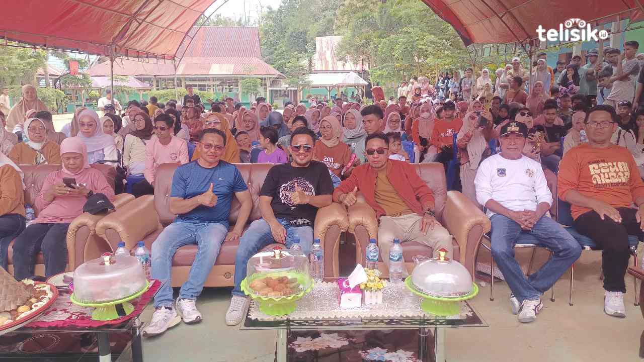 Anggota DPD RI Umar Bonte Muncul di Reuni Akbar IKA SMAN 1 Kontunaga Muna, Janjikan Seragam Khusus