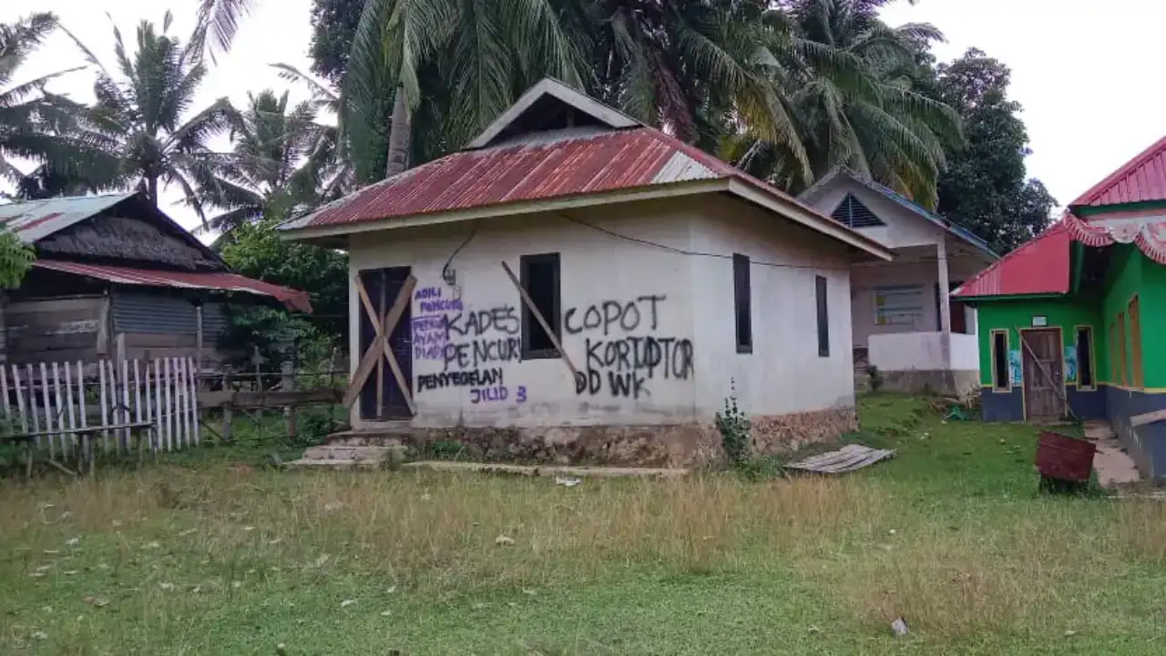 Sudah Setahun Kantor Desa Wonua Kongga Konsel Disegel Warga