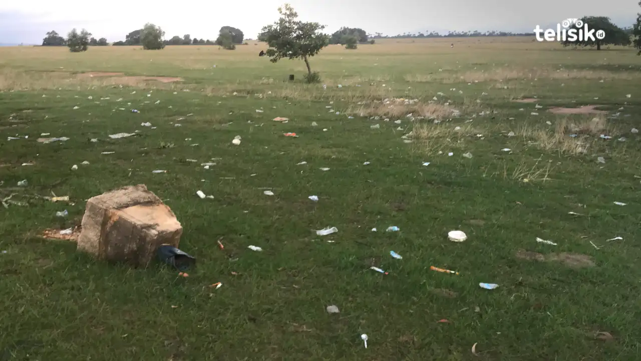 Keindahan Padang Pajjongang Bombana Tergerus Sampah
