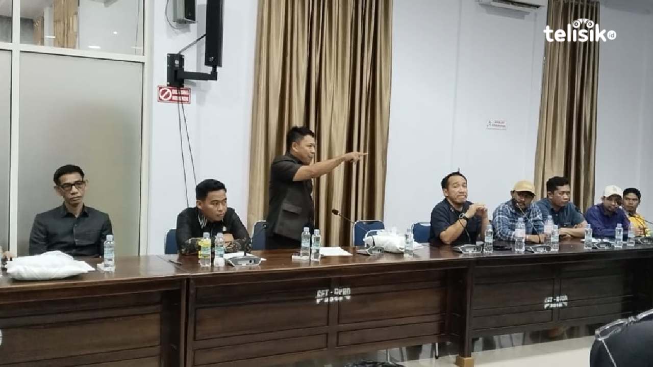 Anggota DPRD Kolaka Utara Ngamuk Pukul Meja hingga Tutup Pintu Cegah Direktur TMM Keluar Ruang RDP