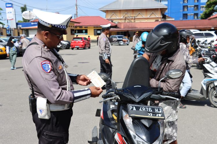 BPKB Elektronik Mulai Diberlakukan, Pemilik Motor dan Mobil Bekas Gigit Jari