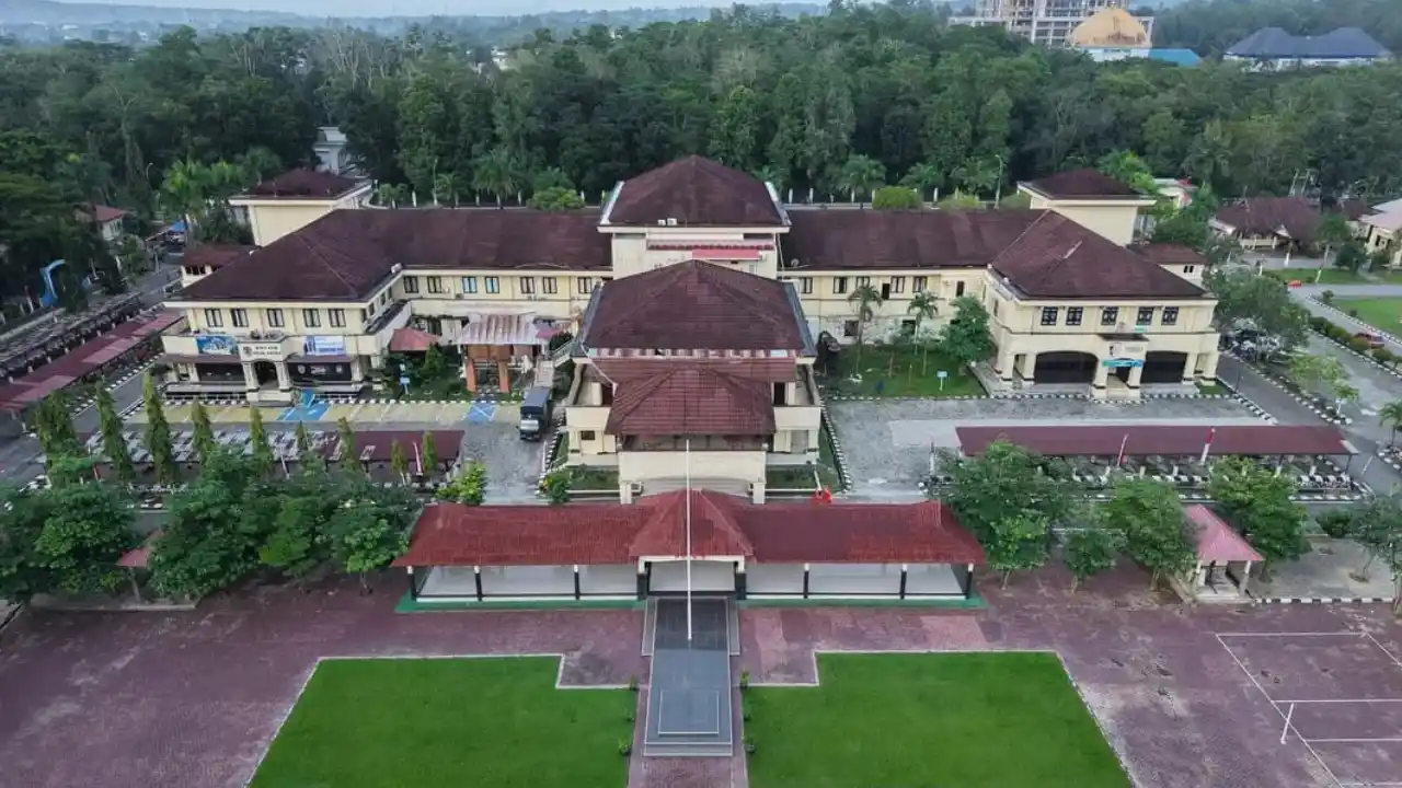 Diduga Tipu Istri hingga Rp 400 Juta dan Lakukan KDRT, Oknum Polisi Polda Sultra Dilapor ke Propam