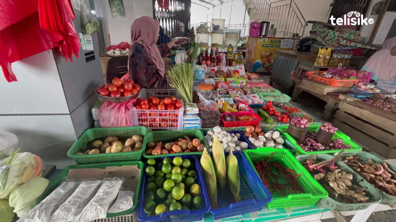 Keterlambatan Pasokan Bahan Pokok Luar Daerah ke Wakatobi Pengaruhi Harga Pasar Jelang Idul Adha 2025