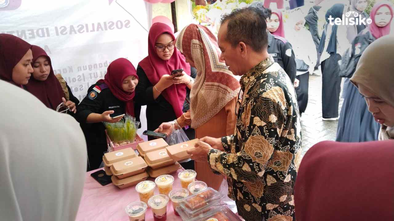 Mahasiswa FKM UHO Kendari Pasarkan Produk Mandiri dengan Standar Gizi Tepat