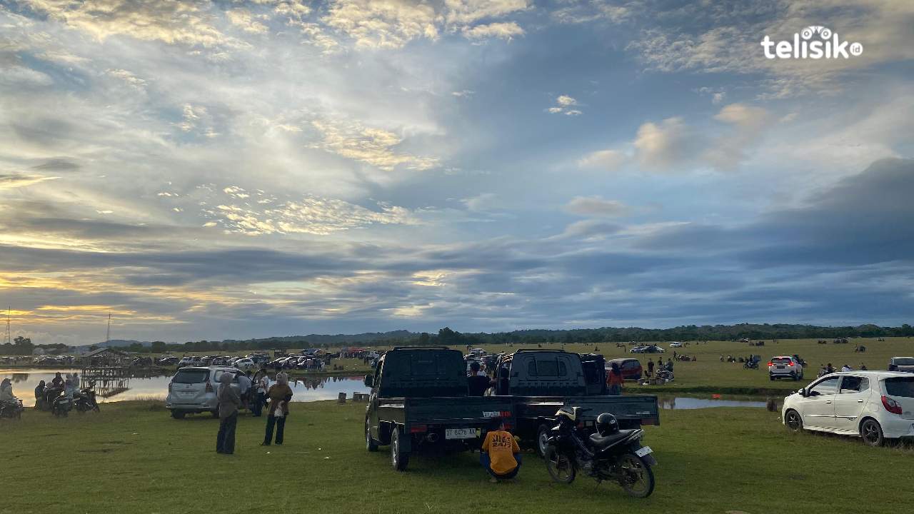 Padang Pajjongang Bombana dengan Keindahan Senja Kembali Diramaikan Wisatawan