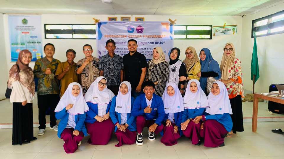 Sosialisasi BPJS di Desa Bondoalo Konawe Selatan, STIKES Pelita Ibu Targetkan Literasi Kesehatan Masyarakat Meningkat