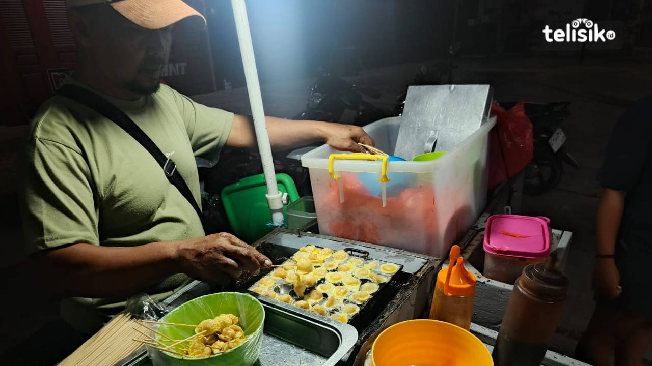 Terpuruk Gegara Covid-19, Kasmun Penjual Siomay Keliling yang Kini Bangkit