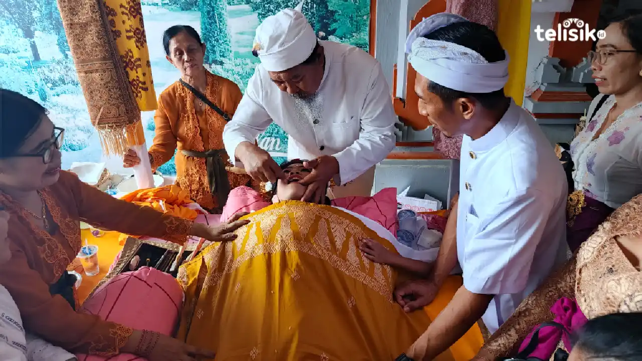 Umat Hindu Se-Sulawesi Tenggara Gelar Mesangih Massal di Pura Kota Kendari, Hilangkan Sifat Buruk Manusia