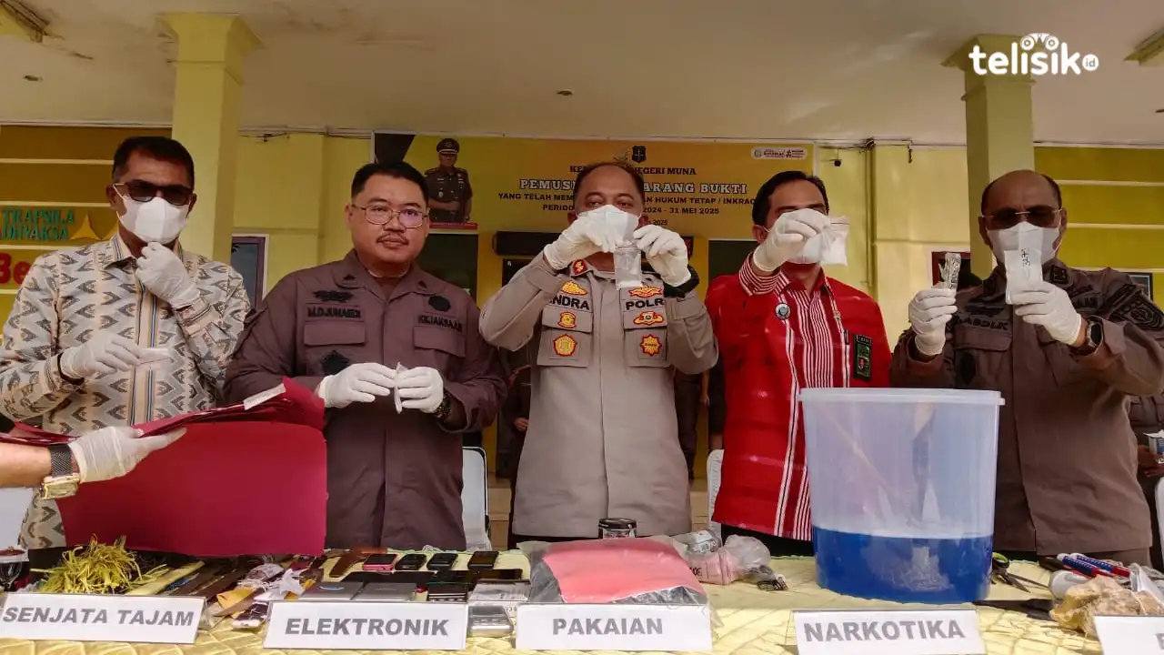 Kejari Muna Musnahkan Barang Bukti Tindak Pidum, Narkoba Terbanyak