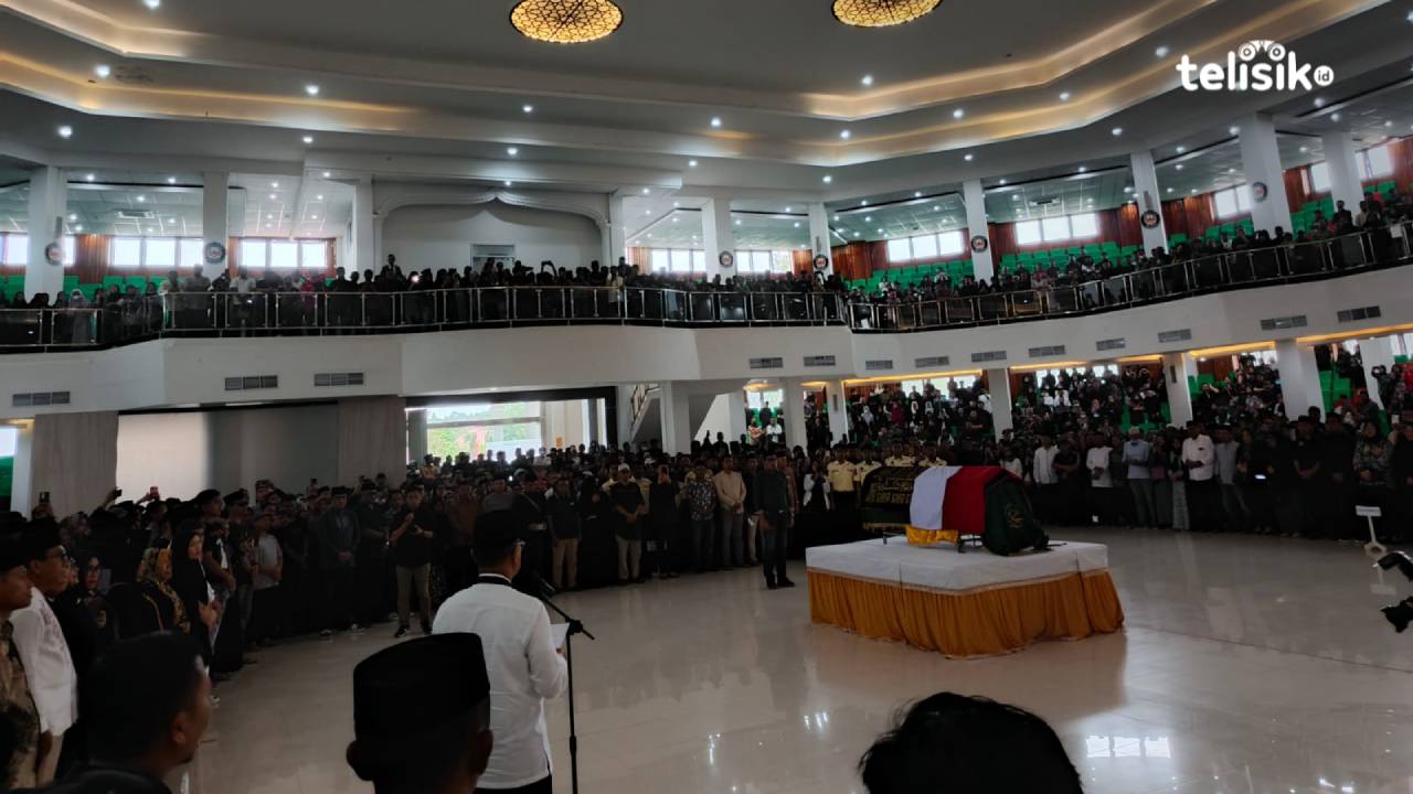 Prosesi Upacara Persemayaman Jenazah Rektor Prof Armid di Auditorium UHO Kendari