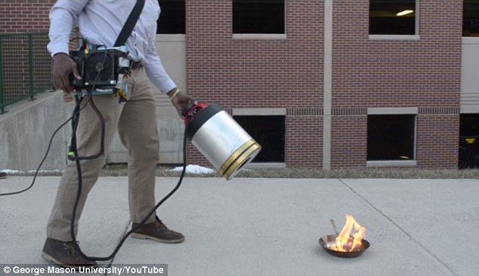 Tak Perlu Air atau Kimia, Sonic Fire Extinguisher Padamkan Api Hanya Menggunakan Suara Frekuensi 30-60 Hz