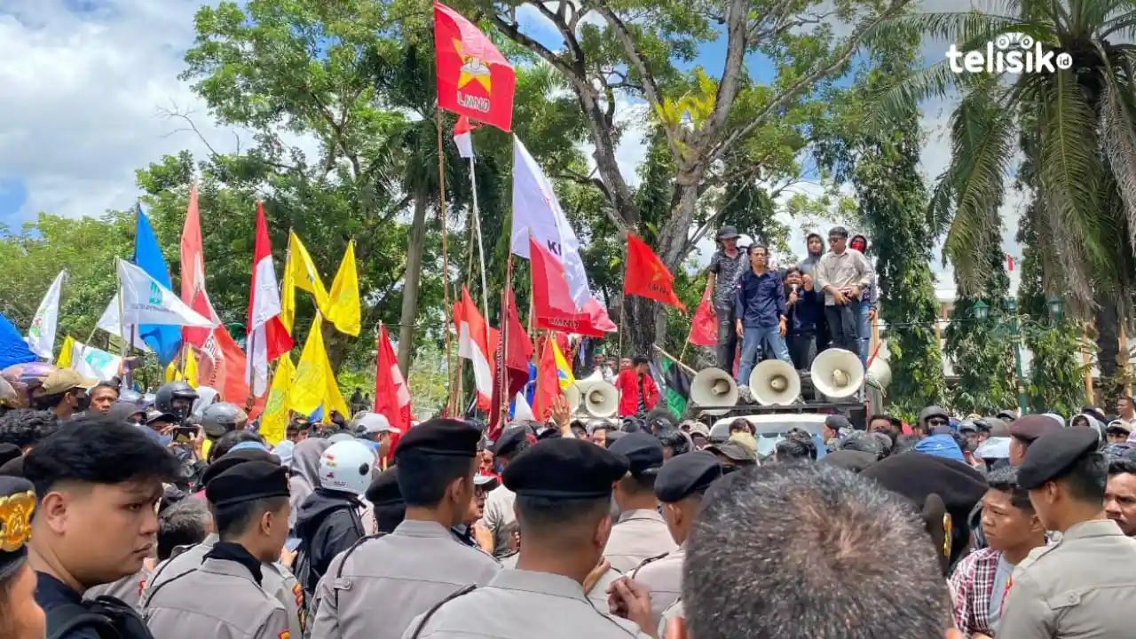 Demo Akbar Kendari Memanas, Mahasiswa Ultimatum Polri Tanggung Jawab atas Kematian Affan Kurniawan
