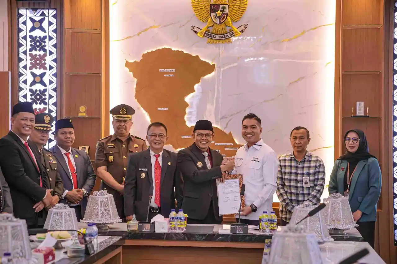 Dukung Pendidikan, Bank Sultra Salurkan CSR untuk Siswa Kurang Mampu